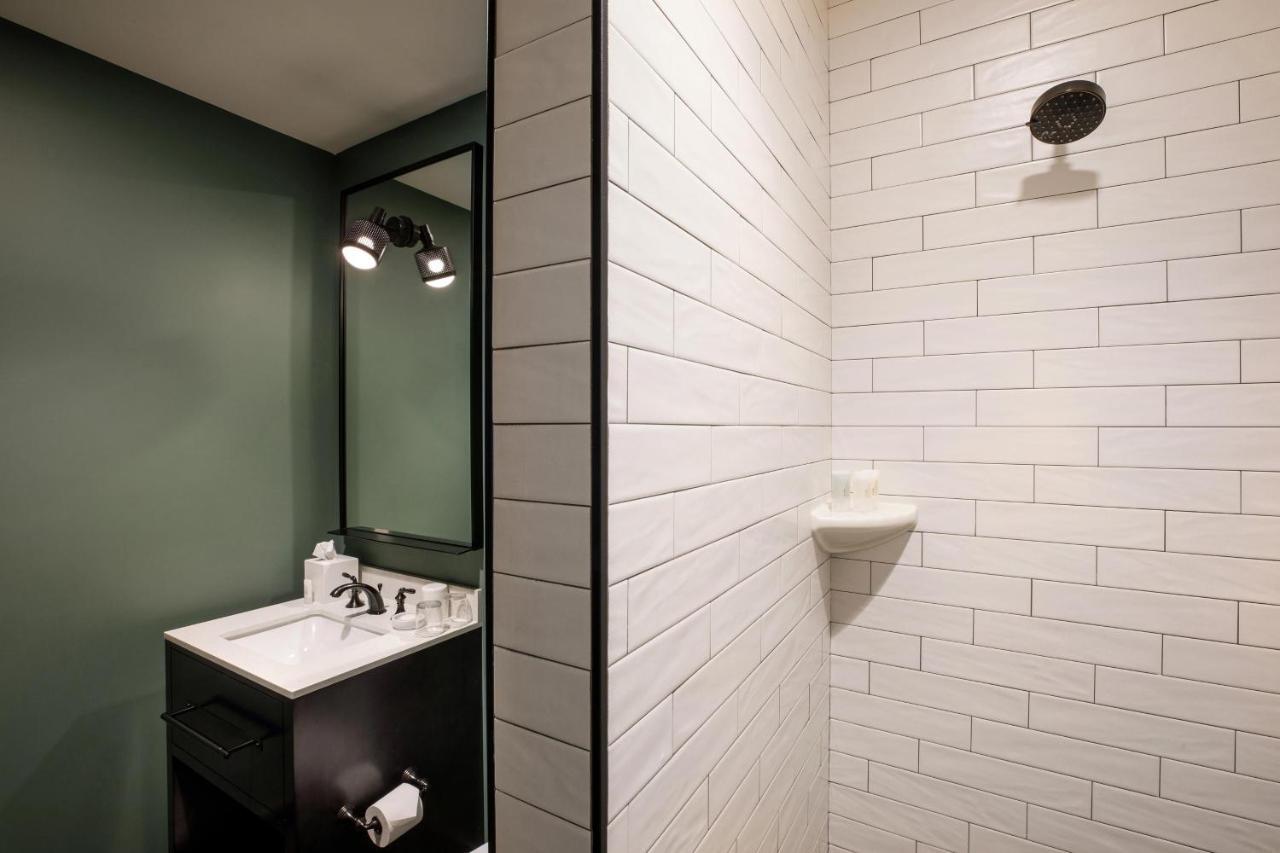 Cyrus Hotel, Topeka, A Tribute Portfolio Hotel Εξωτερικό φωτογραφία